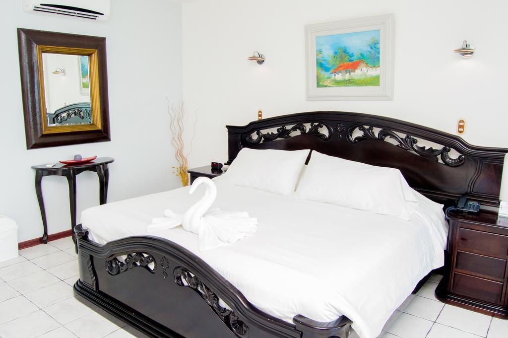 La Mansion Inn มานูเอล อันโตนิโอ ภายนอก รูปภาพ